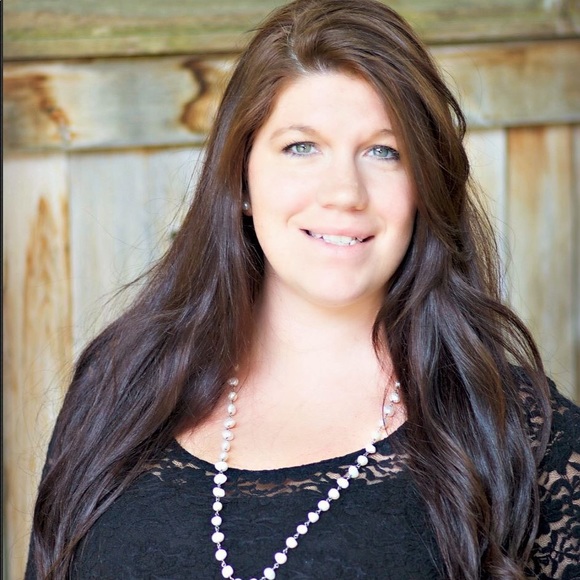 Meet your Posher, Heather - Picture 4 of 4